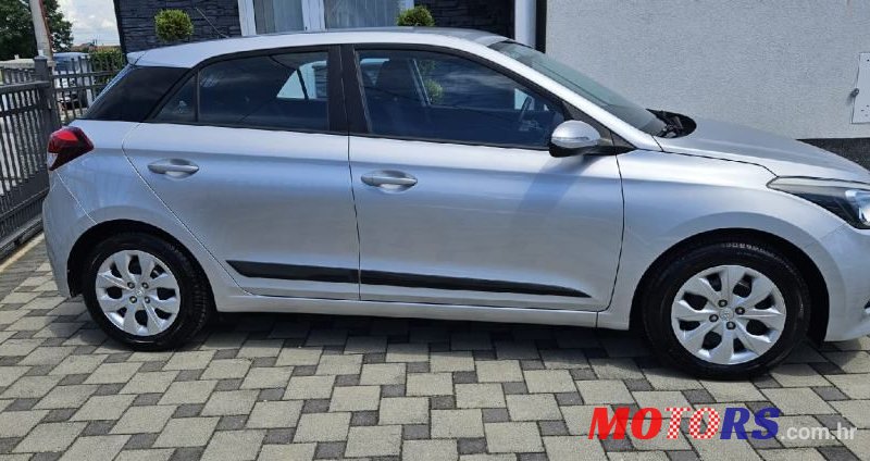 2016' Hyundai i20 1,2 5 photo #6