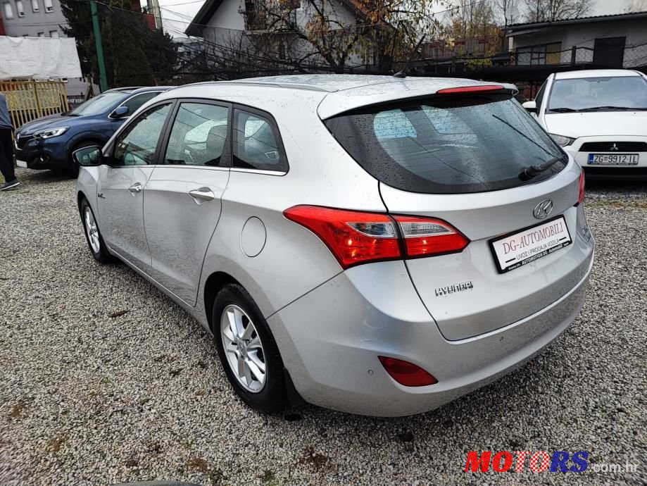 2015' Hyundai i30 Cw 1,6 Crdi photo #4