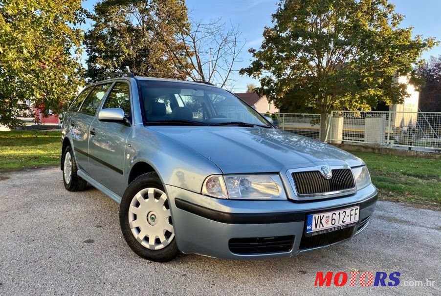 2002' Skoda Octavia Combi 1,9 Tdi Classic photo #1