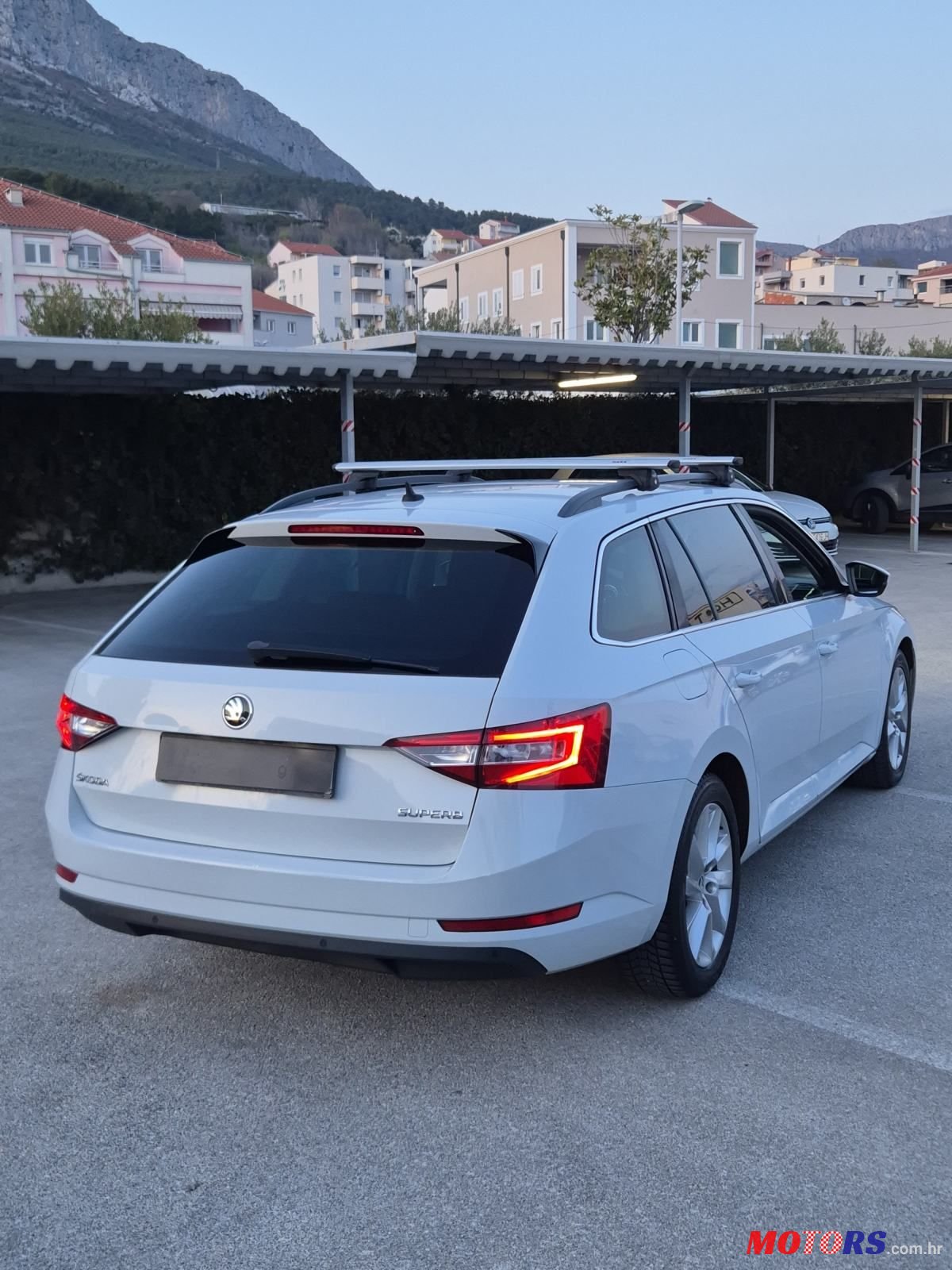 2017' Skoda Superb Combi photo #4