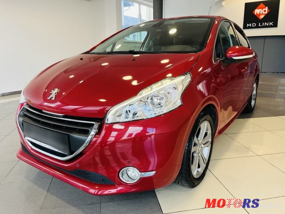 2014' Peugeot 208 1,2 Vti photo #1