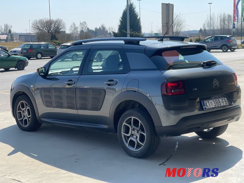 2016' Citroen C4 Cactus photo #4