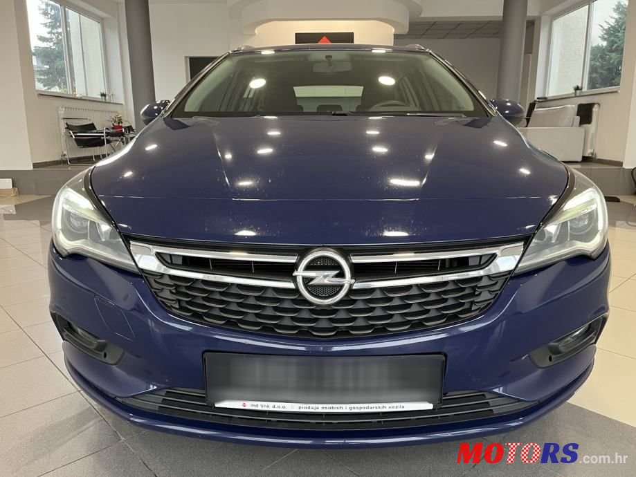 2017' Opel Astra Karavan photo #2