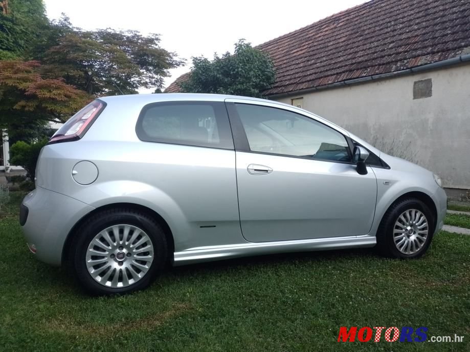 2012' Fiat Punto Evo 1,3 Multijet 16V photo #3