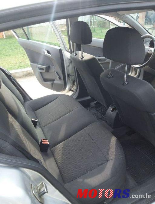 2008' Opel Astra 1,9 Cdti photo #1