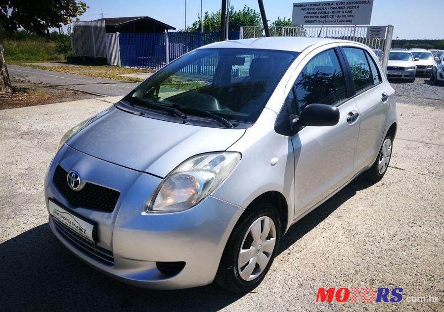 2006' Toyota Yaris 1,0 Vvt-I photo #2