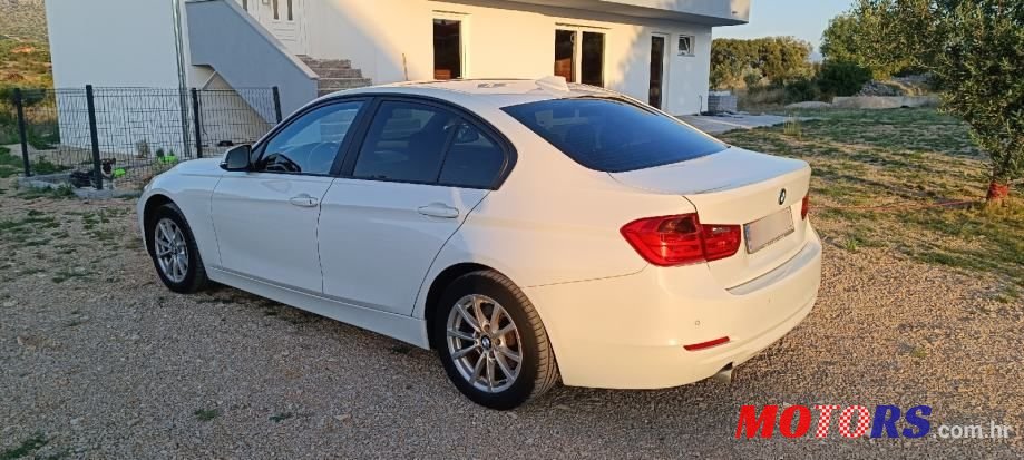 2013' BMW Serija 3 316D photo #5