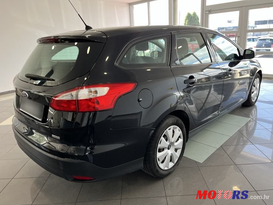 2013' Ford Focus Karavan photo #5