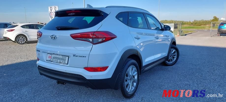 2015' Hyundai Tucson 1.7 Crdi photo #3