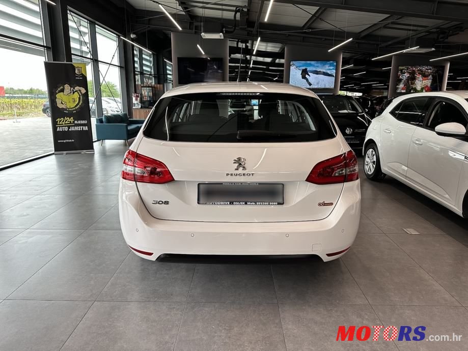 2017' Peugeot 308 Sw photo #5