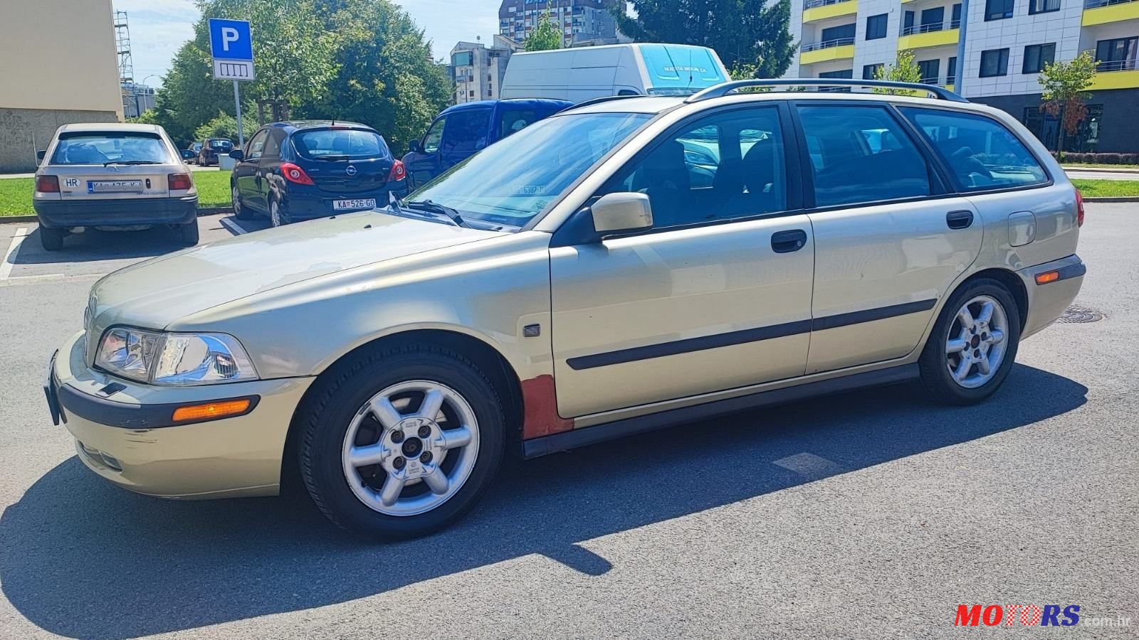 2001' Volvo V40 2,0 photo #1