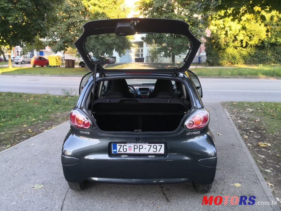 2011' Toyota Aygo 1,0 Vvt-I photo #6