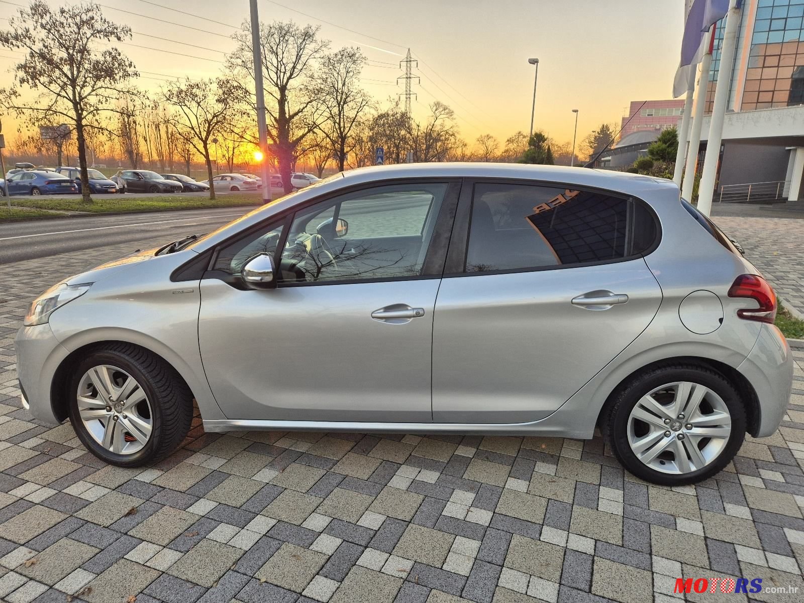 2017' Peugeot 208 1,2 Puretech photo #4