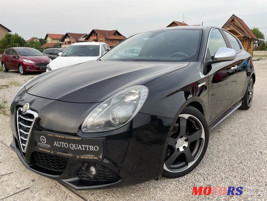 2011' Alfa Romeo Giulietta 2,0 photo #1