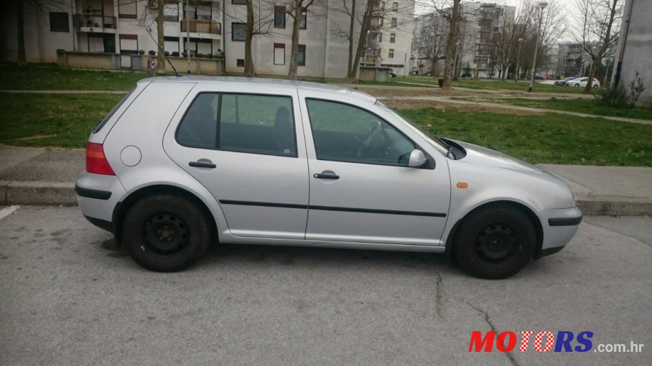 1999' Volkswagen Golf photo #1