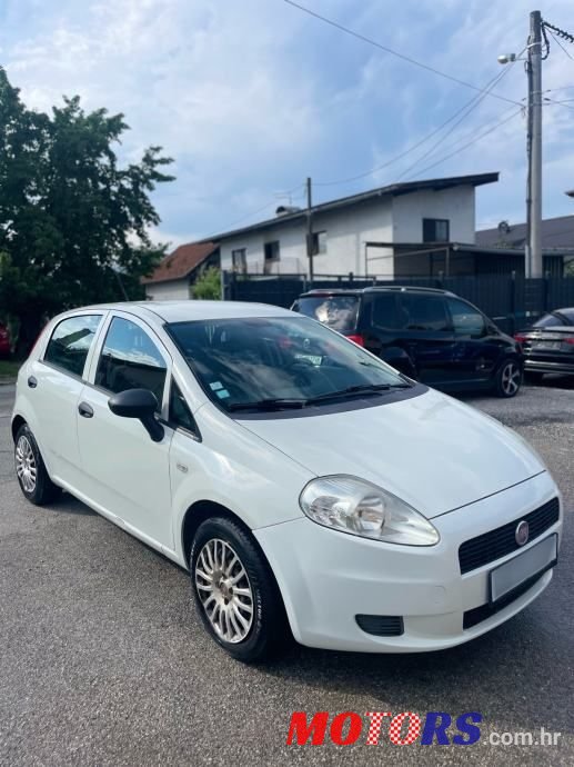 2011' Fiat Punto 1.3Jtd photo #1