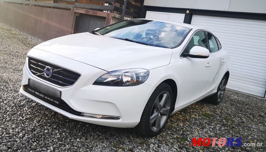 2016' Volvo V40 D2 photo #4