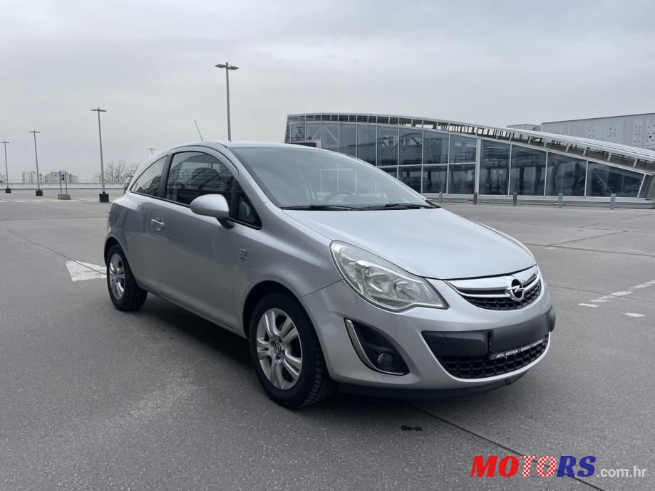 2011' Opel Corsa photo #2
