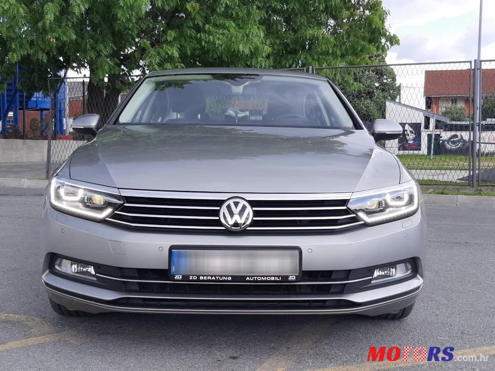 2015' Volkswagen Passat photo #5