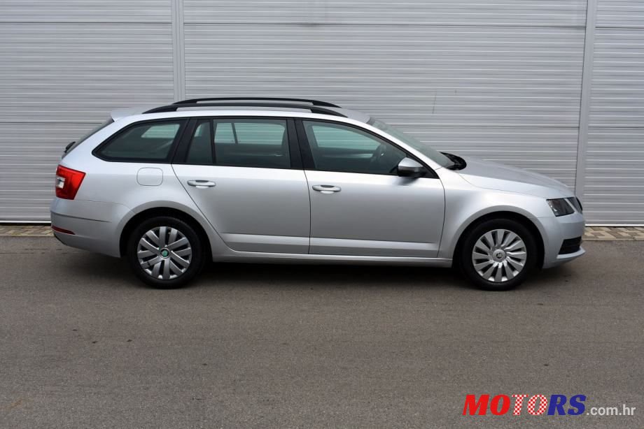 2018' Skoda Octavia Combi photo #1