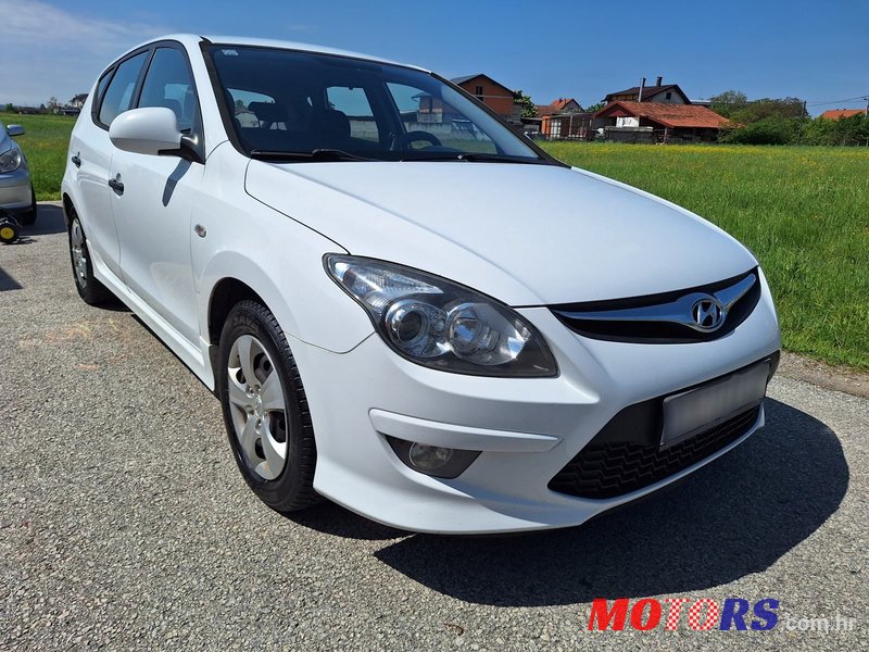 2011' Hyundai i30 1,6 Crdi photo #1