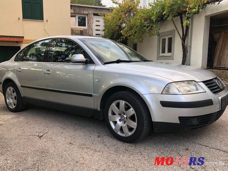 2003' Volkswagen Passat 1,9 Tdi photo #1