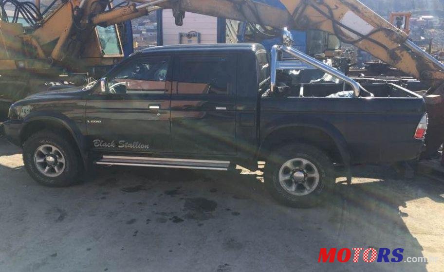 2004' Mitsubishi L200 Mk 2 American Sport photo #1