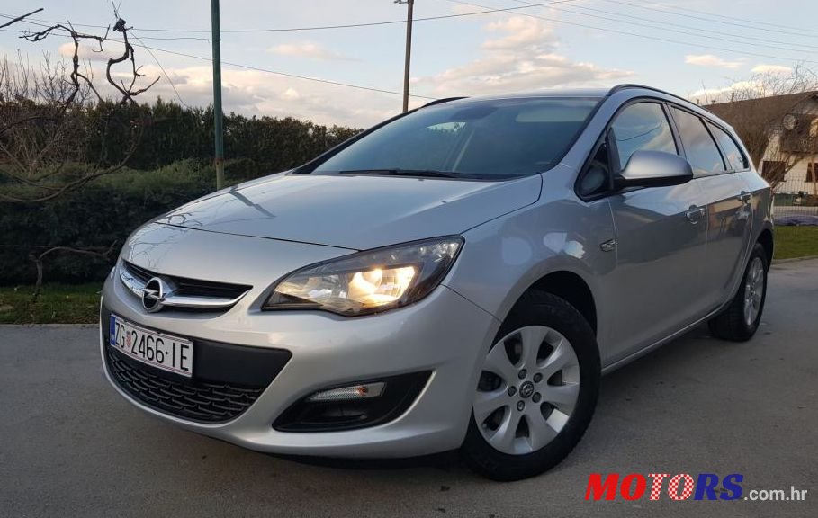 2015' Opel Astra Karavan photo #3