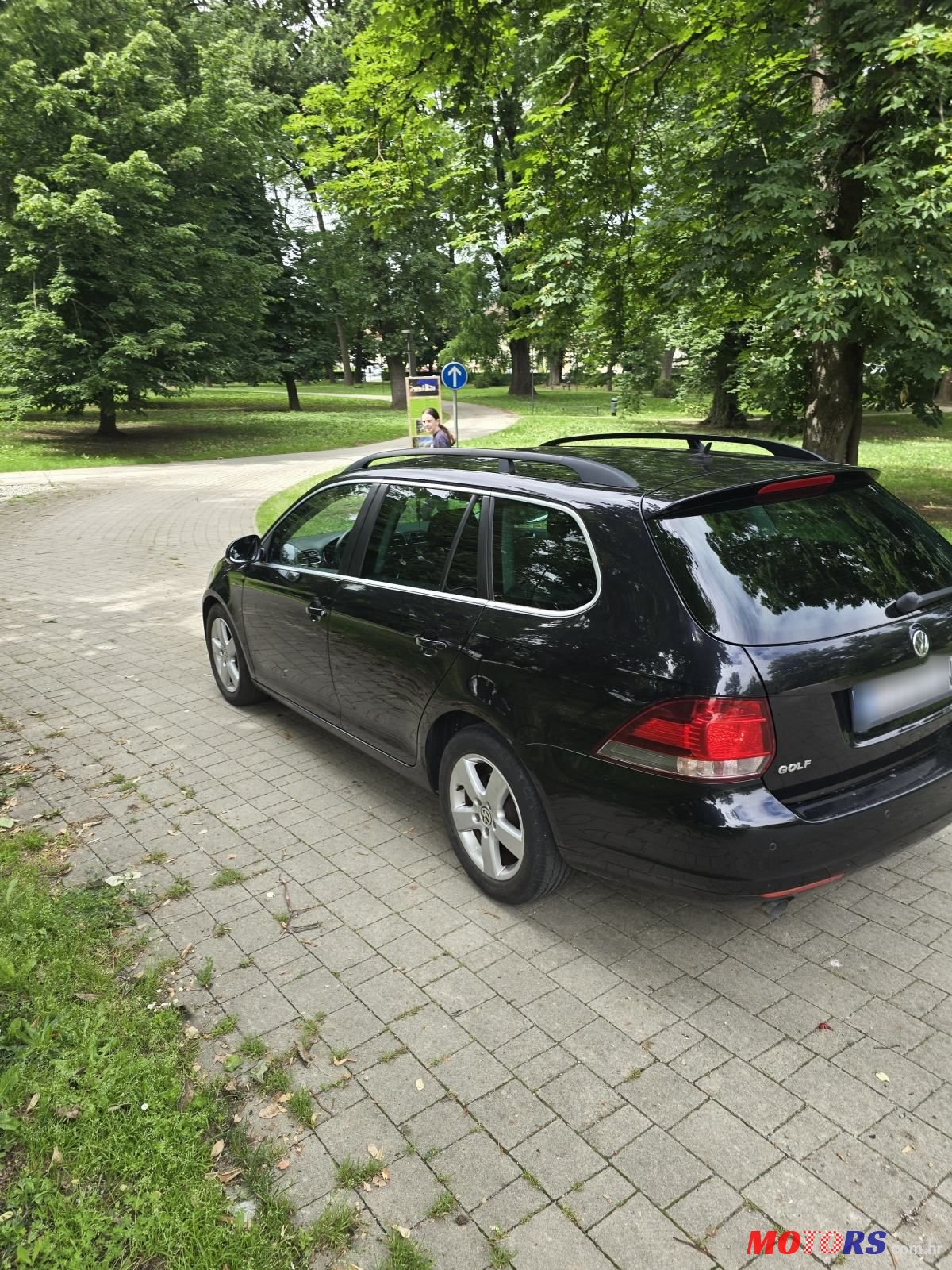 2011' Volkswagen Golf VI Variant photo #5