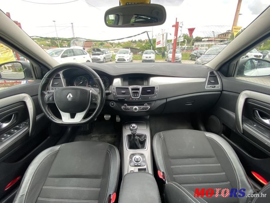 2013' Renault Laguna Grandtour photo #4