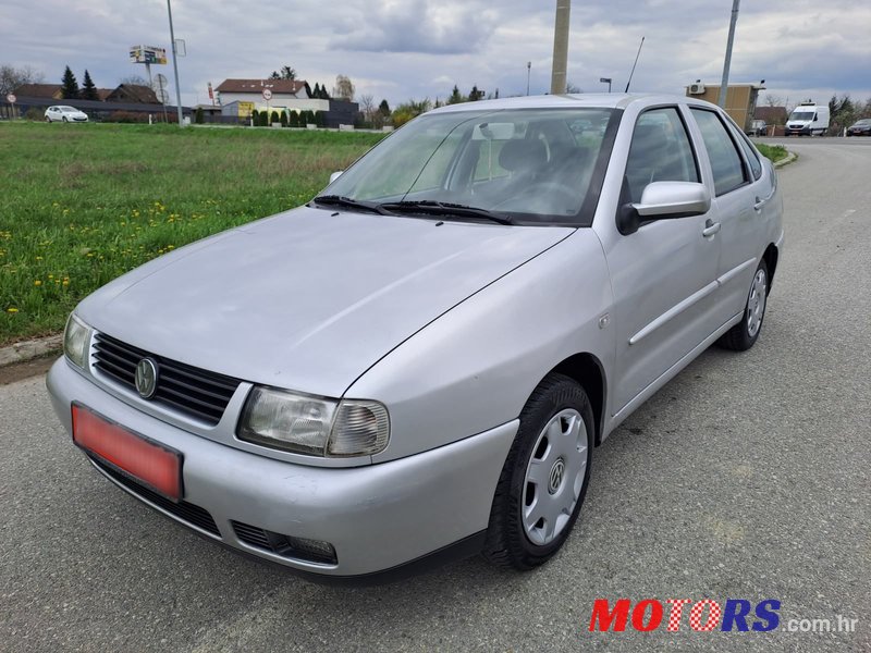 2001' Volkswagen Polo Classic 1,9 Sdi photo #1