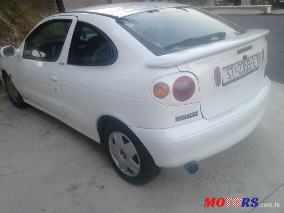 1996' Renault Megane photo #2