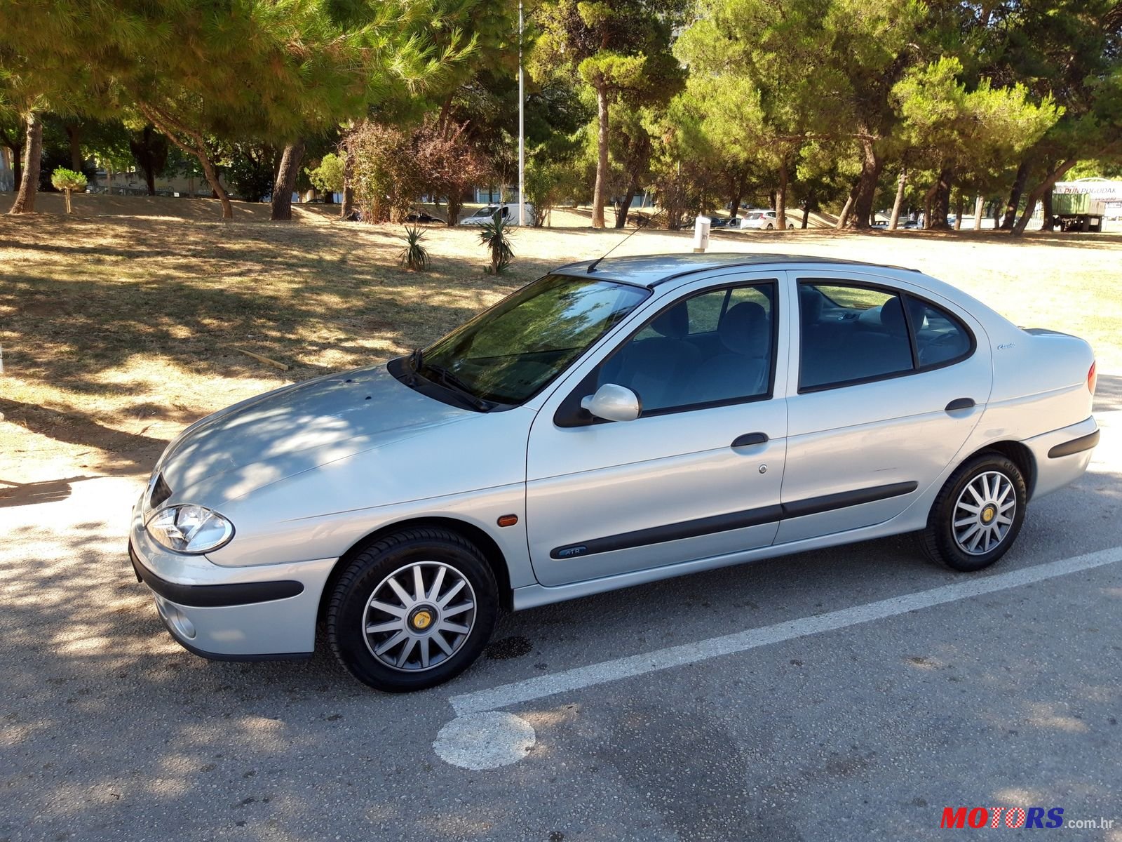 2003' Renault Megane photo #1