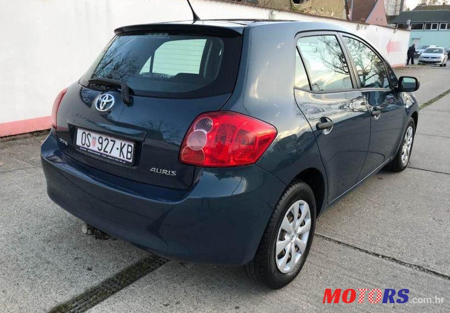 2008' Toyota Auris 1,4 Vvt-I photo #2