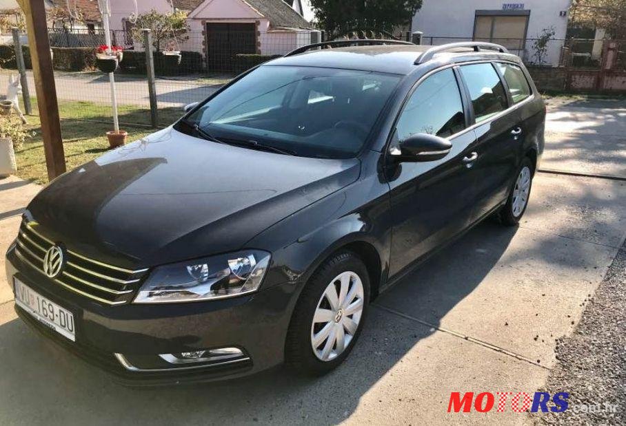 2012' Volkswagen Passat Variant photo #1