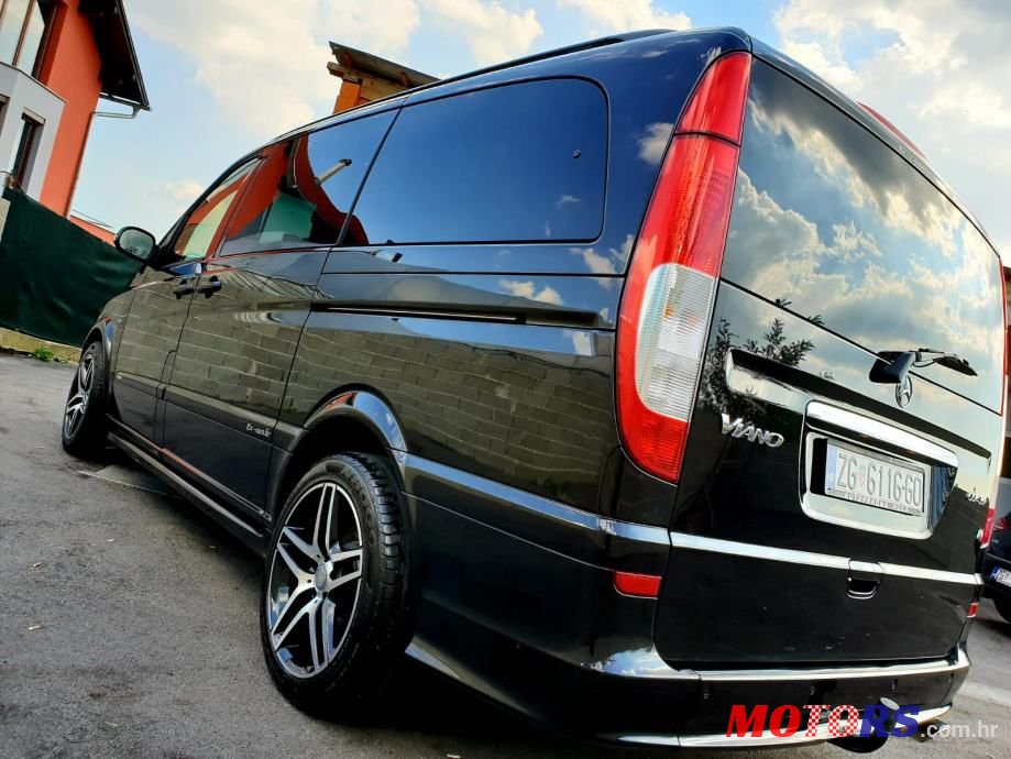 2008' Mercedes-Benz Viano photo #5