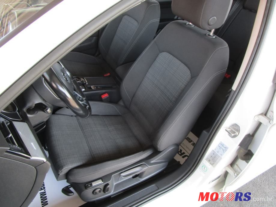 2020' Volkswagen Passat Variant photo #3