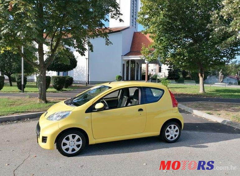 2009' Peugeot 107 1,0 photo #1