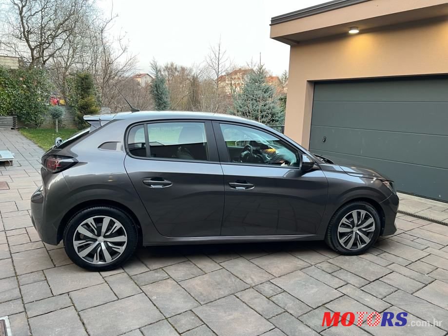 2020' Peugeot 208 photo #6