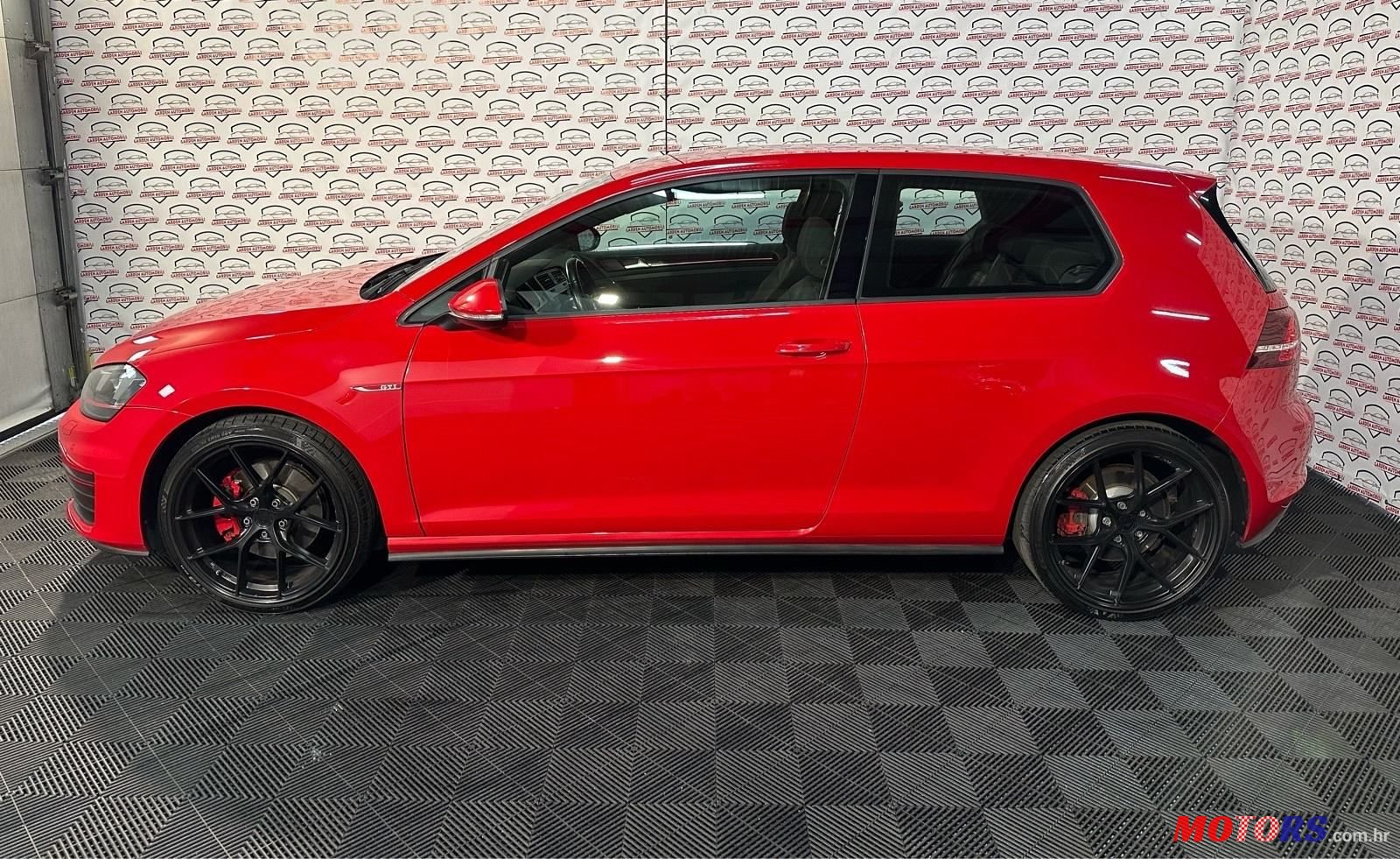 2013' Volkswagen Golf VII 2.0 Gti photo #5