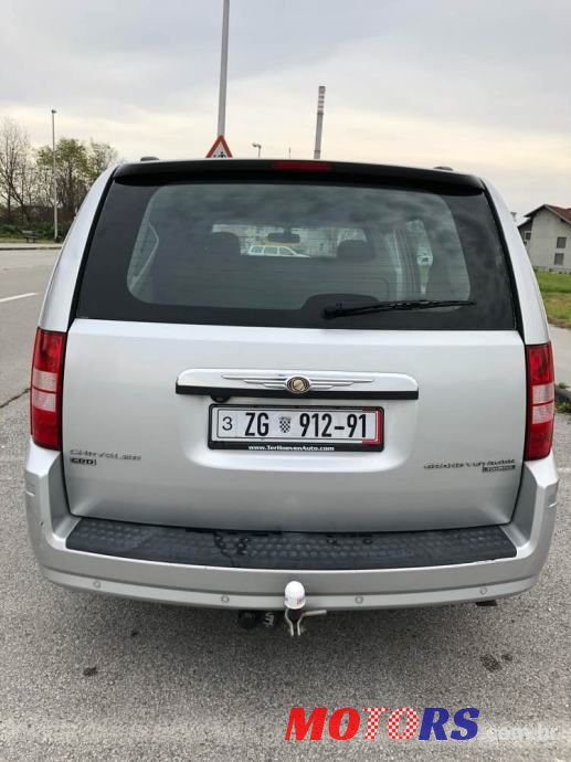 2010' Chrysler Grand Voyager photo #6