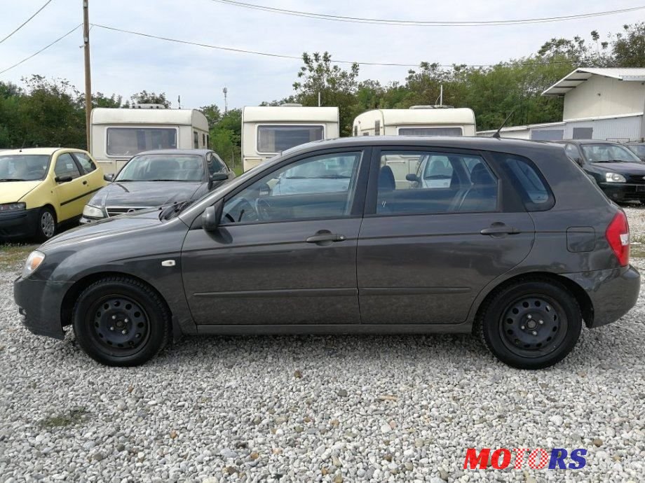 2005' Kia Cerato 1,5 Crdi Lx photo #5