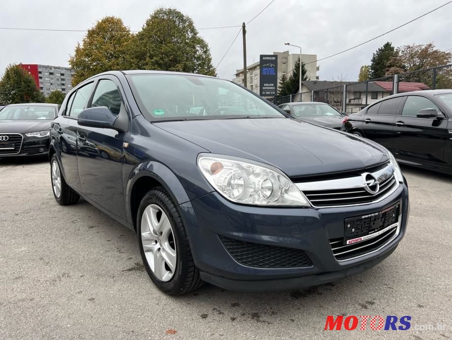 2009' Opel Astra photo #2