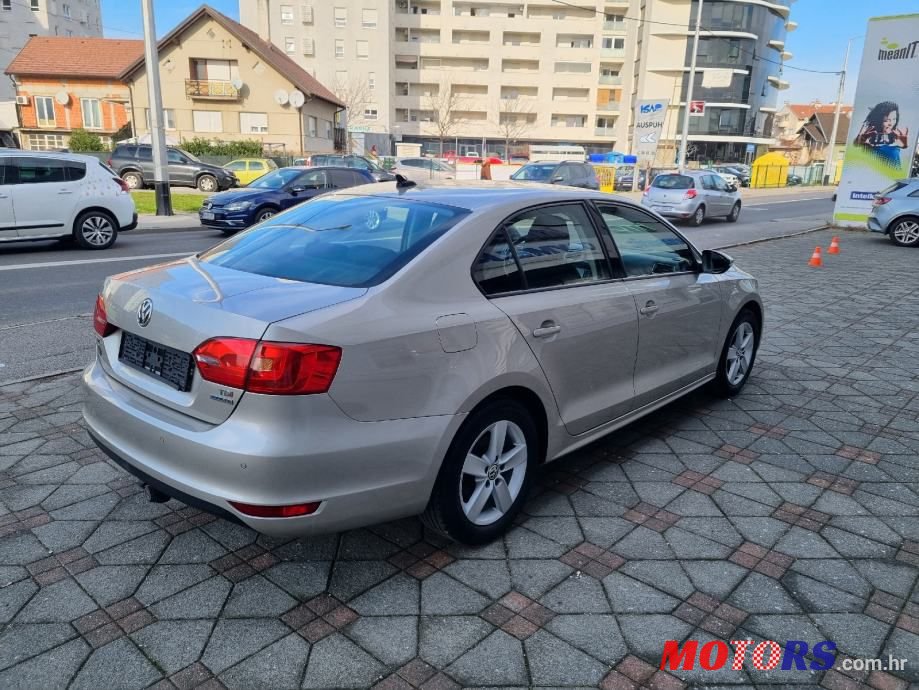 2013' Volkswagen Jetta 1,6 Tdi photo #4