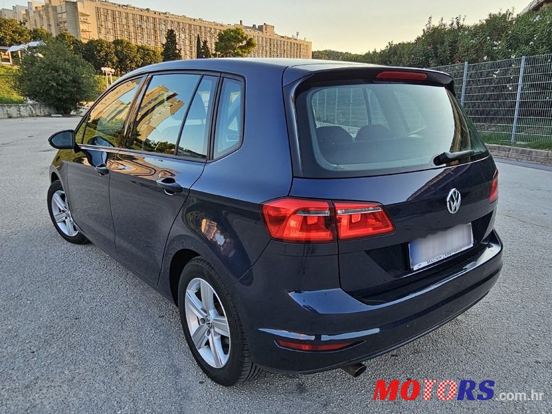 2015' Volkswagen Golf Sportsvan photo #4