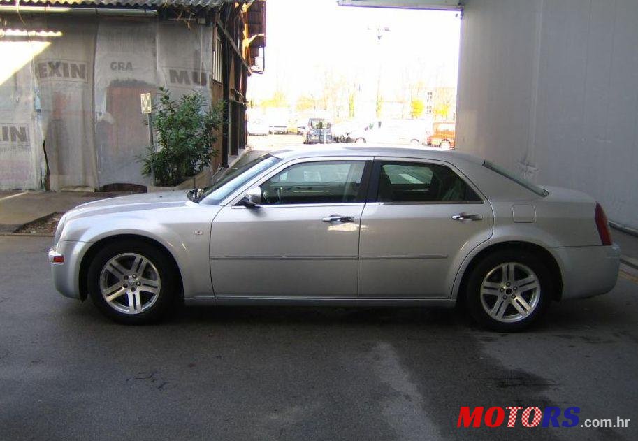 2007' Chrysler 300C photo #1