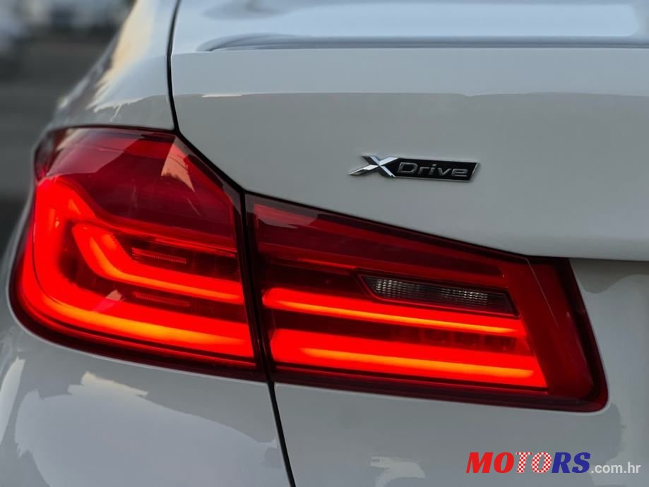 2017' BMW Serija 5 530D photo #6