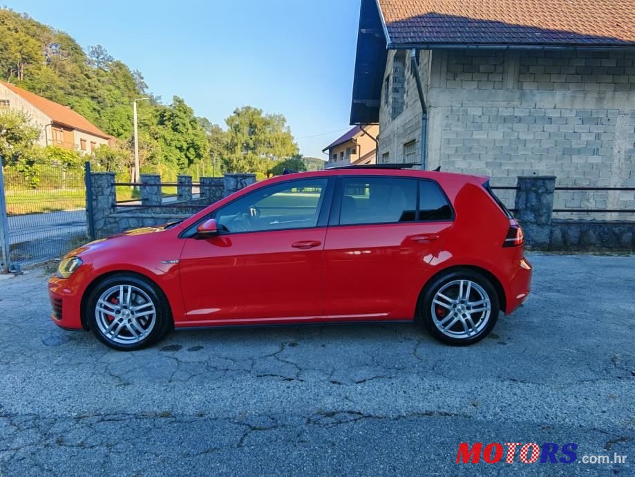 2015' Volkswagen Golf V 2.0 Tdi photo #6