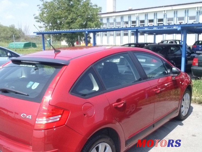 2011' Citroen C4 photo #3