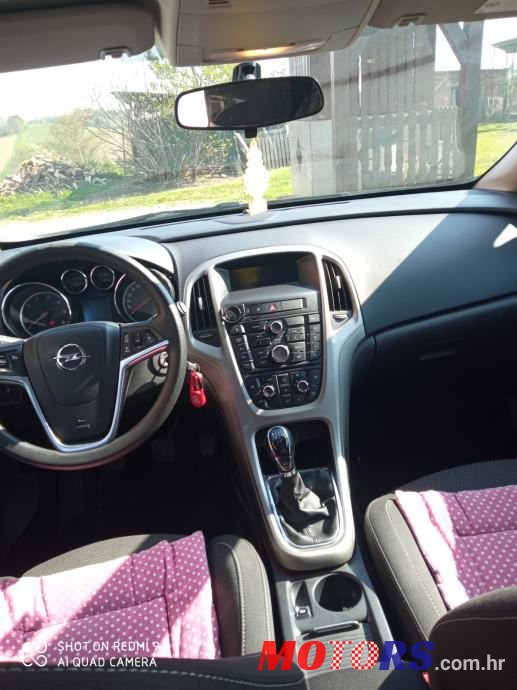 2012' Opel Astra 1,3 Cdti photo #5